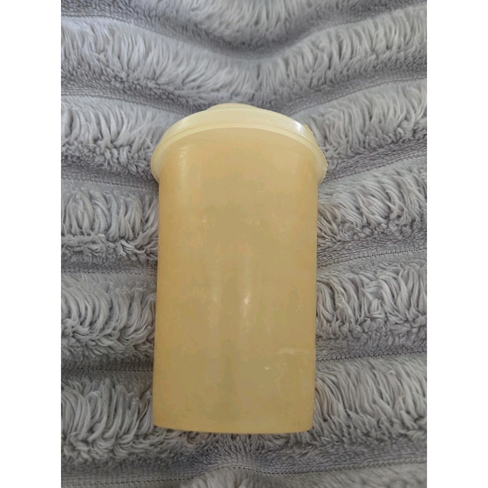 Tupperware (1) Salt And Pepper Or Spice Shaker with lid Millionaire Line